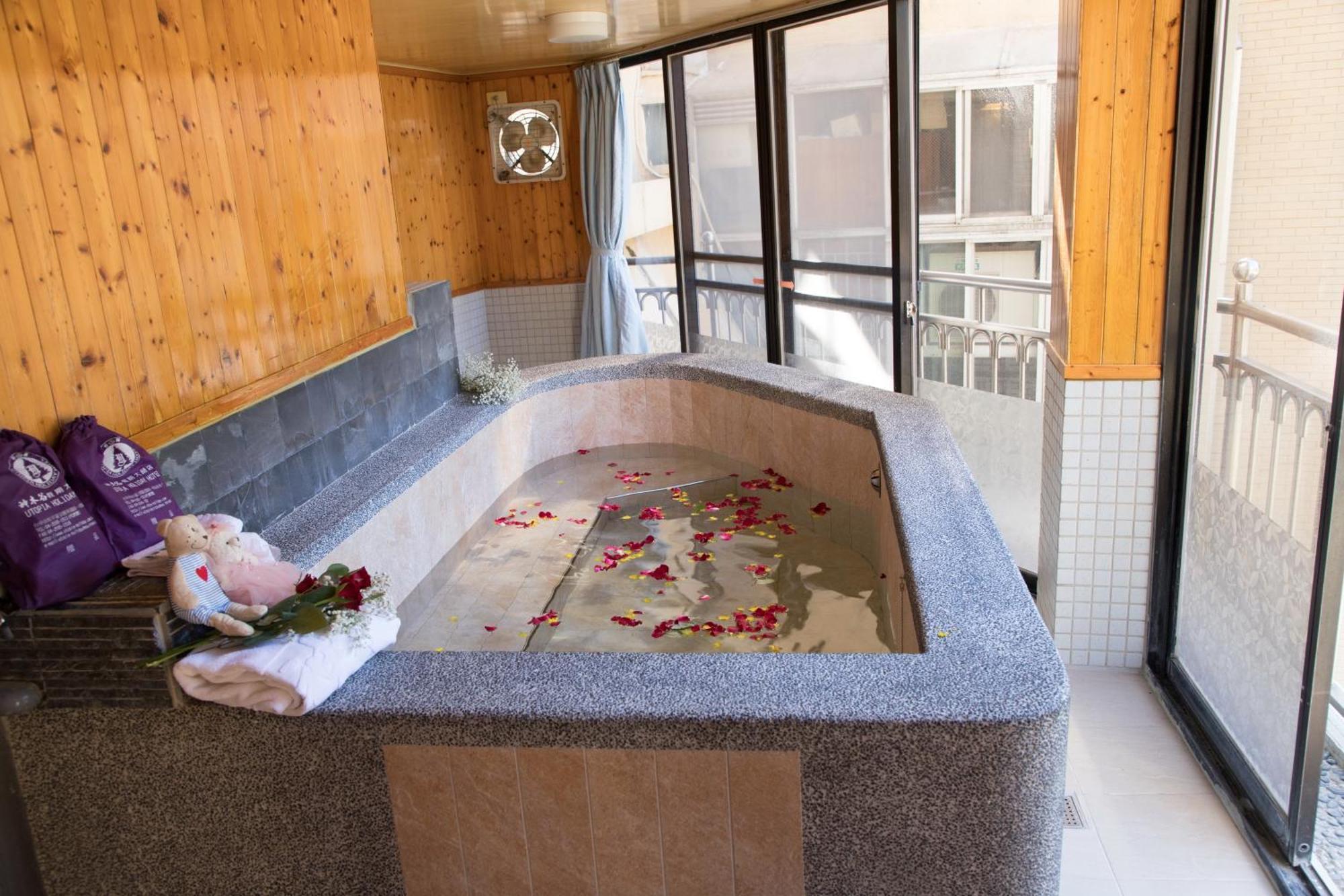 Utopia Holiday Hotel Хъпин Екстериор снимка