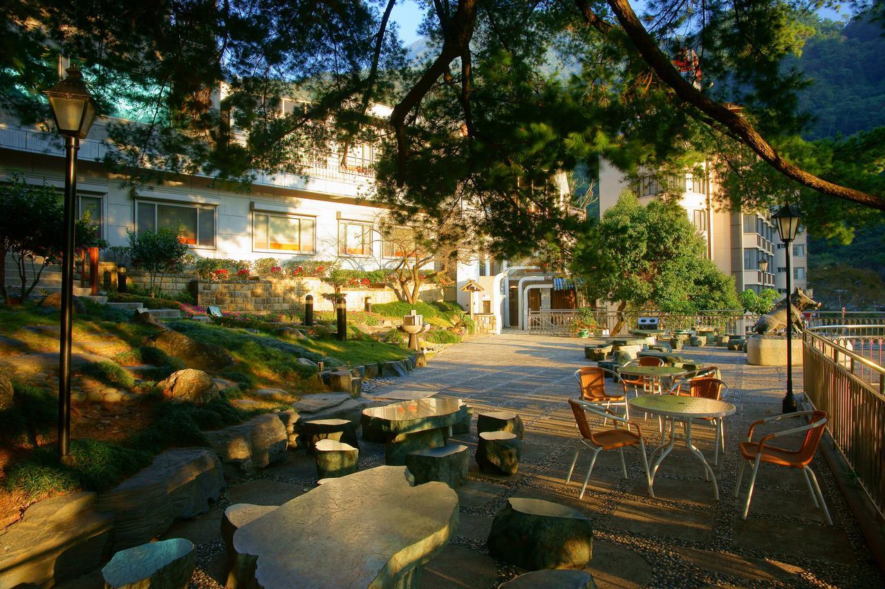 Utopia Holiday Hotel Хъпин Екстериор снимка